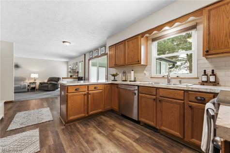 681 Oakcrest Drive Wadsworth OH 44281
