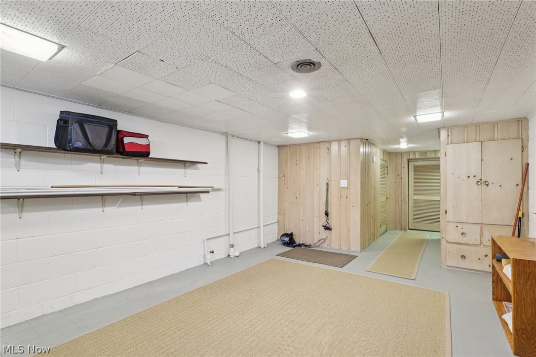 22733 S Woodland Road Shaker Heights OH 44122
