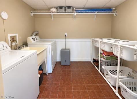 126 Blossom Lane Niles OH 44446