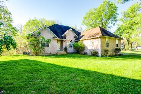 156 Penrose Court Elyria OH 44035