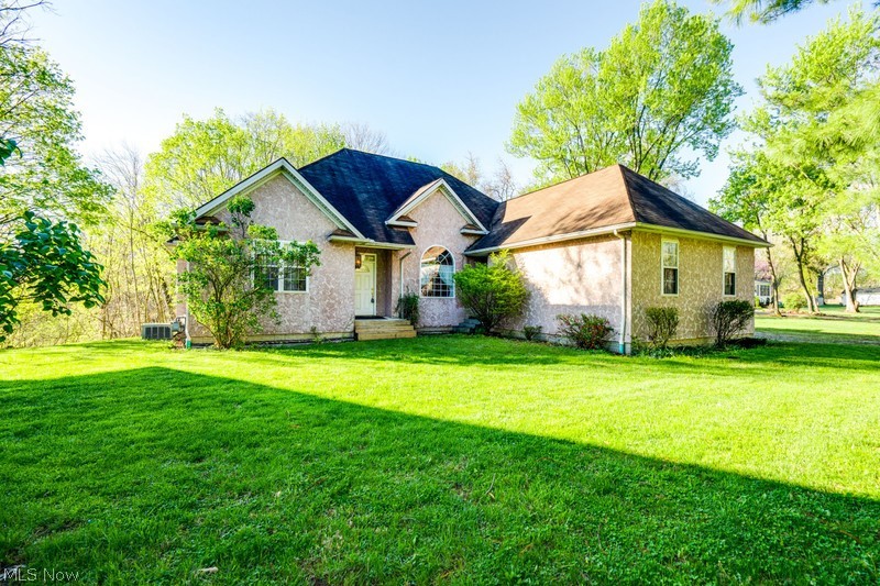 156 Penrose Court Elyria OH 44035