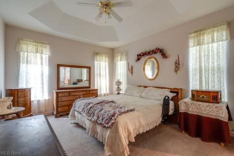 156 Penrose Court Elyria OH 44035