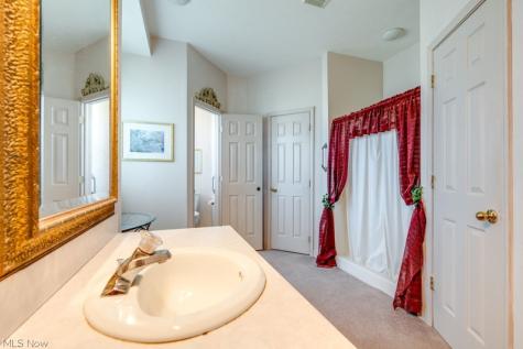 156 Penrose Court Elyria OH 44035