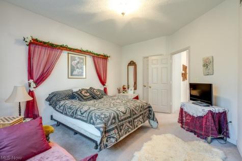 156 Penrose Court Elyria OH 44035