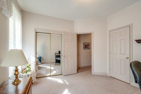 156 Penrose Court Elyria OH 44035