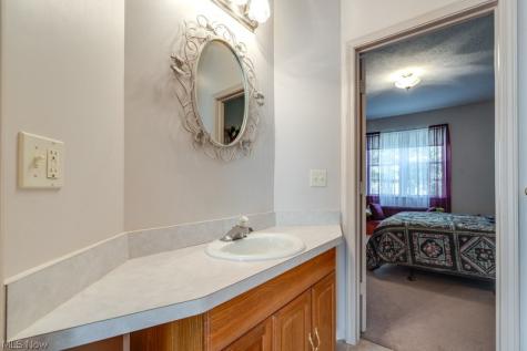 156 Penrose Court Elyria OH 44035