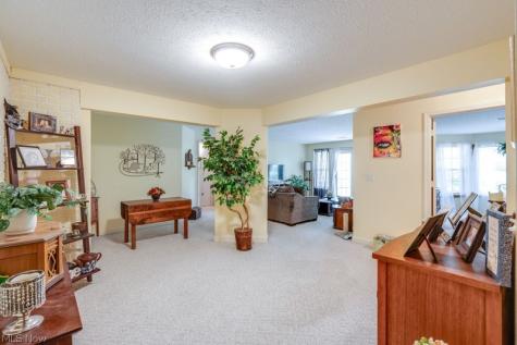 156 Penrose Court Elyria OH 44035