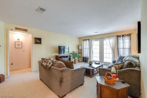 156 Penrose Court Elyria OH 44035