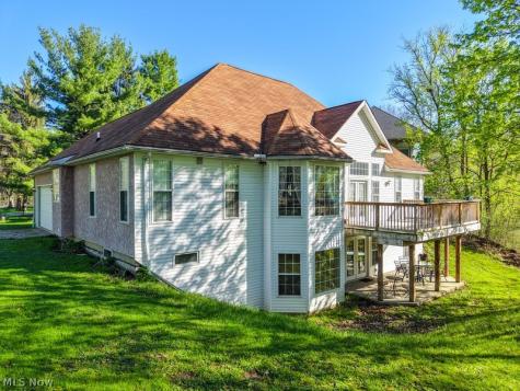 156 Penrose Court Elyria OH 44035