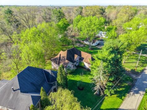 156 Penrose Court Elyria OH 44035