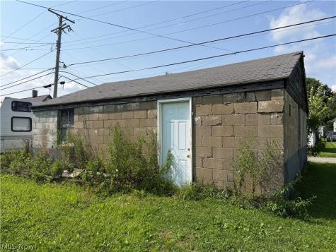 296 Pennsylvania Avenue Sebring OH 44641