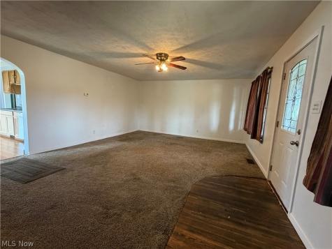 296 Pennsylvania Avenue Sebring OH 44641