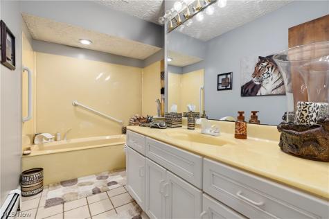 4710 Young Road Stow OH 44224