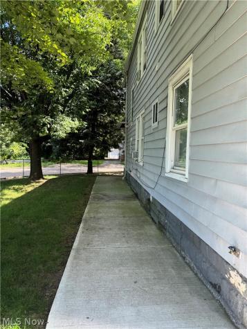 3118 W 82nd Street Cleveland OH 44102