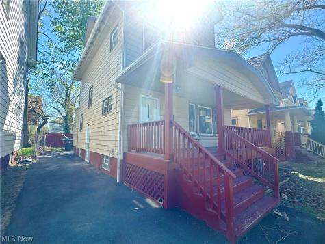 9606 Parmelee Avenue Cleveland OH 44108