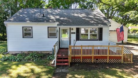 120 Coulter Street Creston OH 44217
