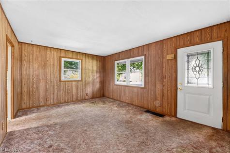 120 Coulter Street Creston OH 44217