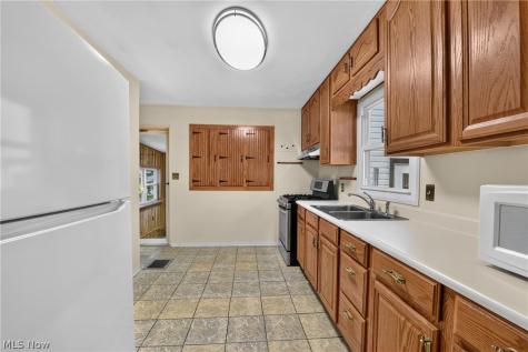 120 Coulter Street Creston OH 44217