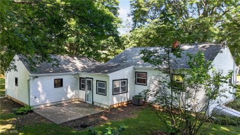 120 Coulter Street Creston OH 44217
