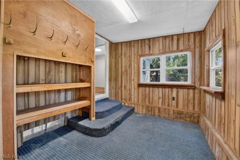 120 Coulter Street Creston OH 44217