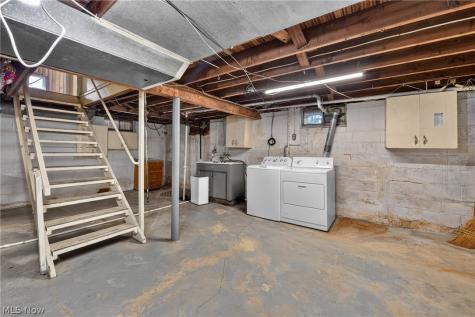 120 Coulter Street Creston OH 44217