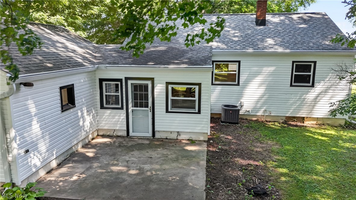 120 Coulter Street Creston OH 44217