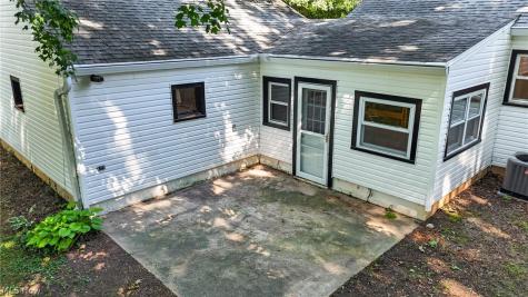 120 Coulter Street Creston OH 44217