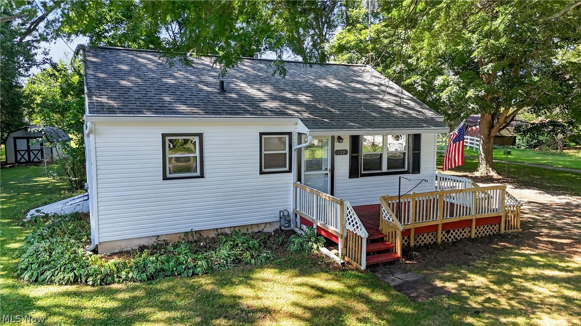 120 Coulter Street Creston OH 44217