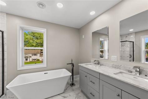 620 Pasadena Avenue Sheffield Lake OH 44054