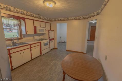 143 Riverview Drive Marietta OH 45750