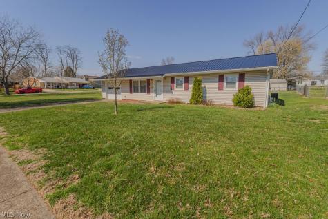 143 Riverview Drive Marietta OH 45750