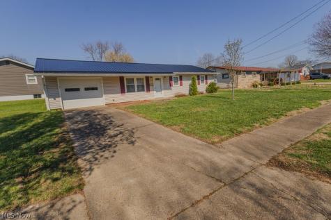 143 Riverview Drive Marietta OH 45750