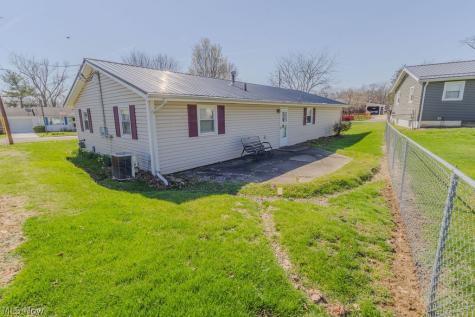 143 Riverview Drive Marietta OH 45750