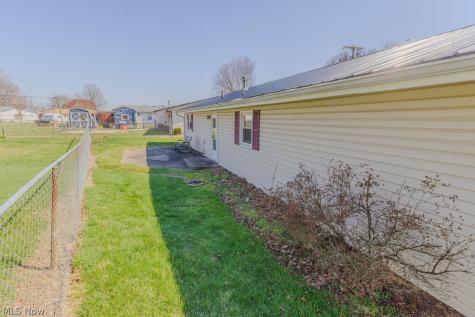 143 Riverview Drive Marietta OH 45750