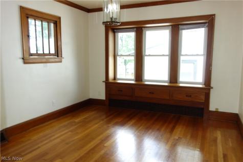 34 E Rosewood Avenue Akron OH 44301