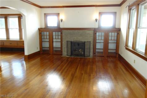 34 E Rosewood Avenue Akron OH 44301