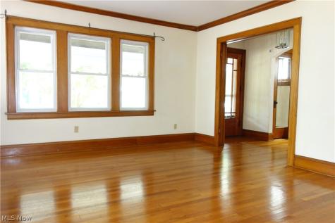 34 E Rosewood Avenue Akron OH 44301