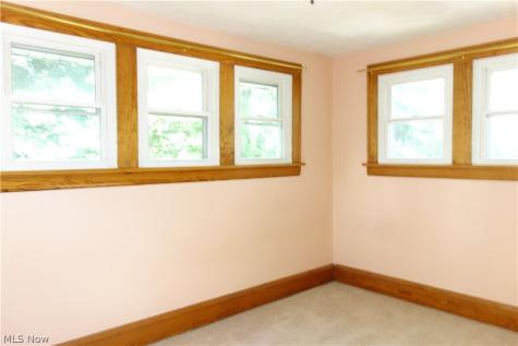 34 E Rosewood Avenue Akron OH 44301