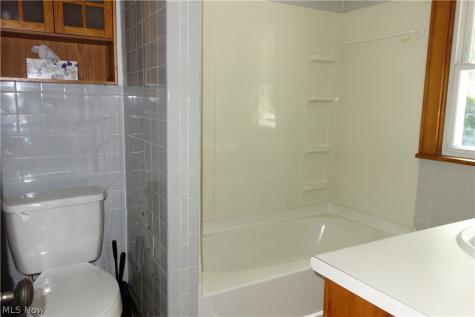 34 E Rosewood Avenue Akron OH 44301