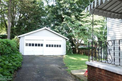 34 E Rosewood Avenue Akron OH 44301