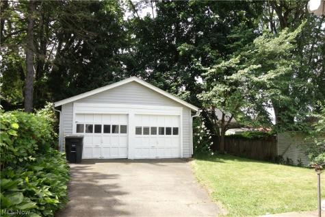 34 E Rosewood Avenue Akron OH 44301