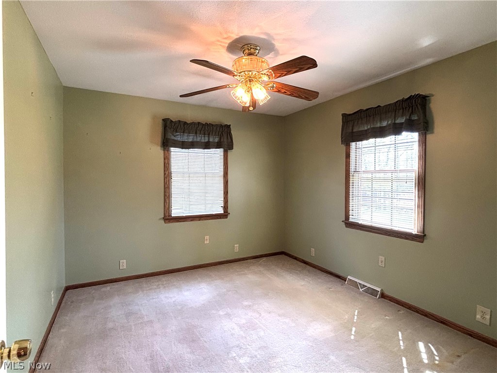 42900 Woodvale Lane Columbiana OH 44408