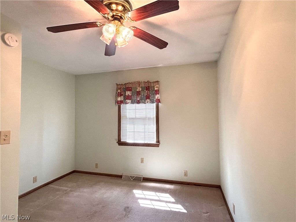 42900 Woodvale Lane Columbiana OH 44408