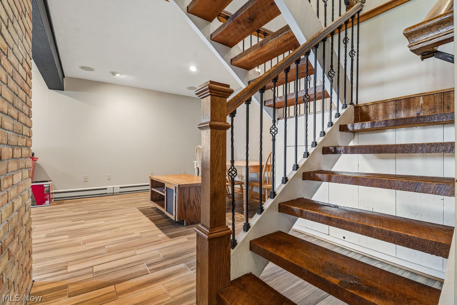 50 E Mohawk Drive Malvern OH 44644