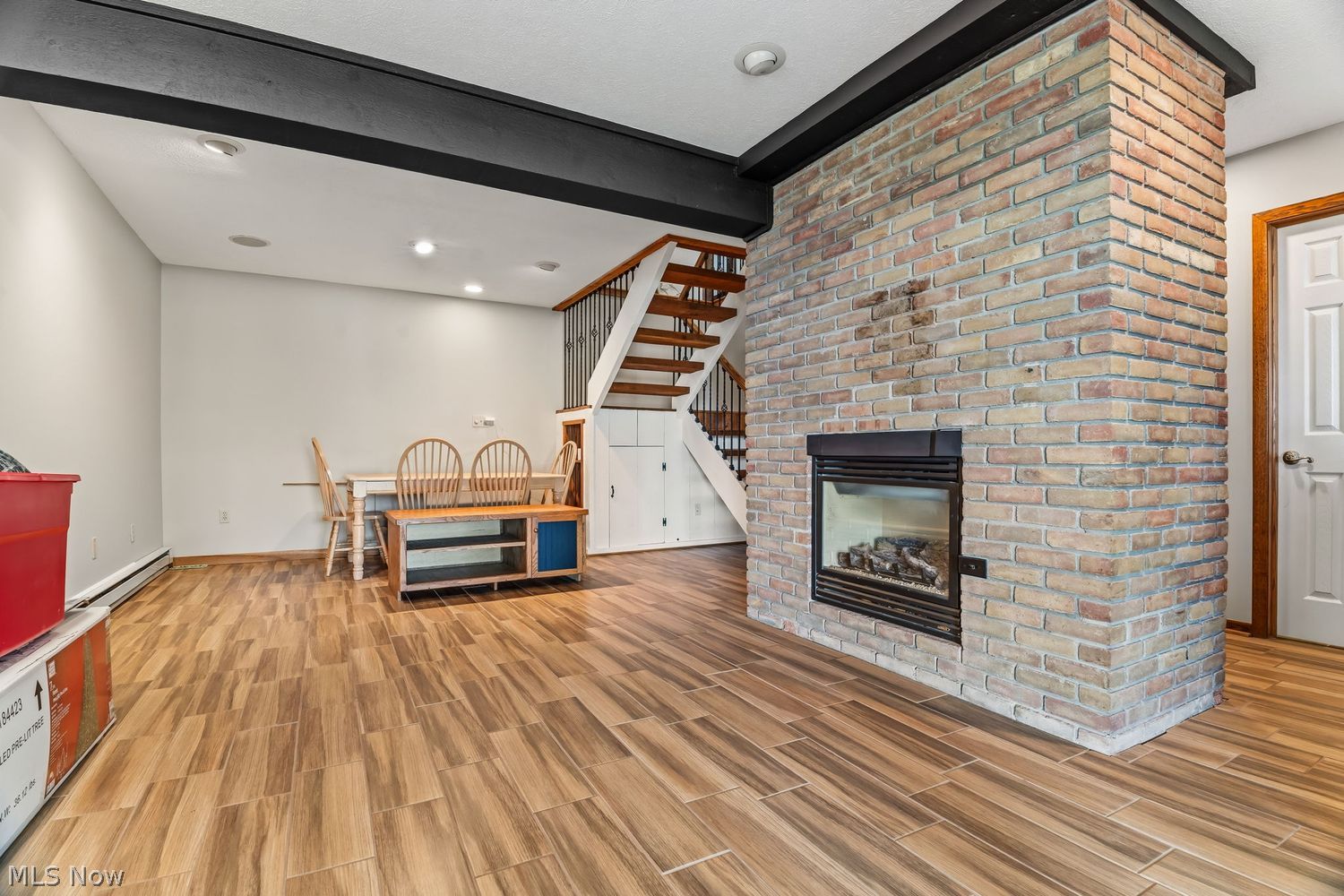 50 E Mohawk Drive Malvern OH 44644