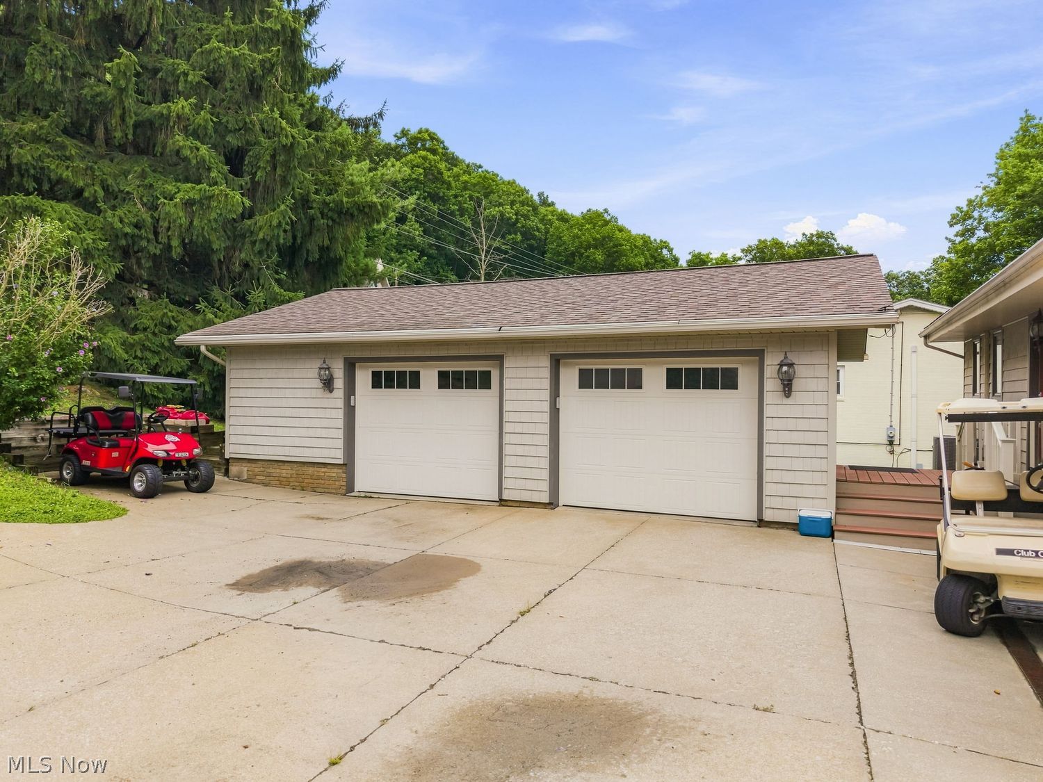 50 E Mohawk Drive Malvern OH 44644