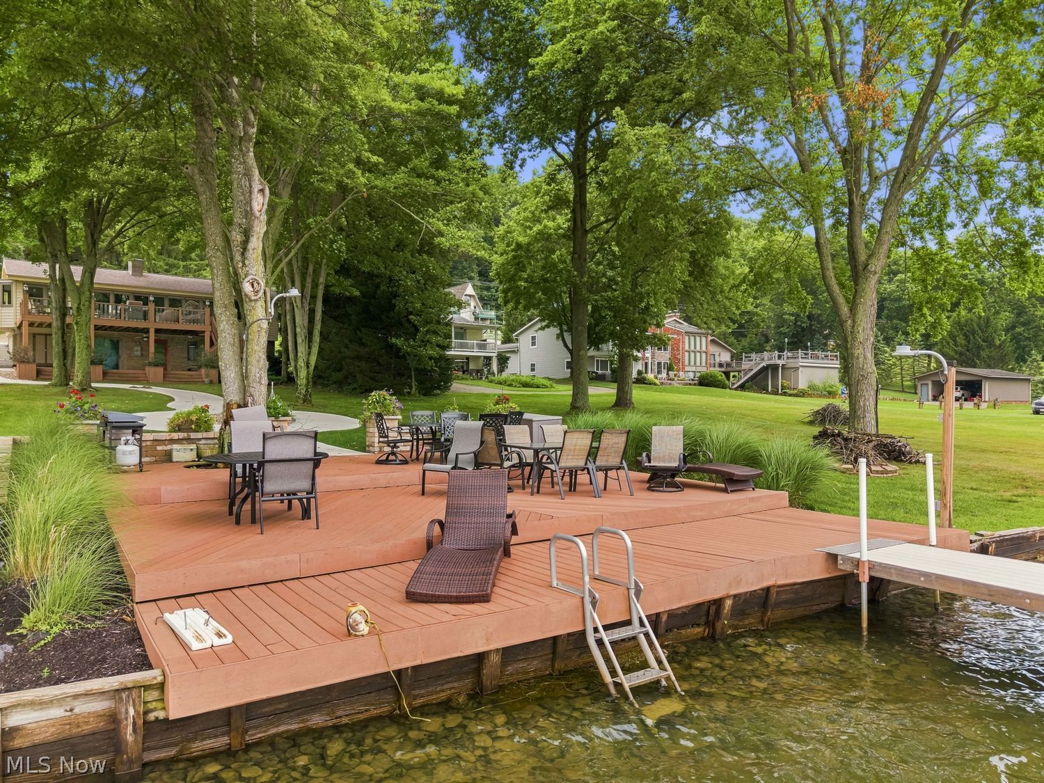 50 E Mohawk Drive Malvern OH 44644