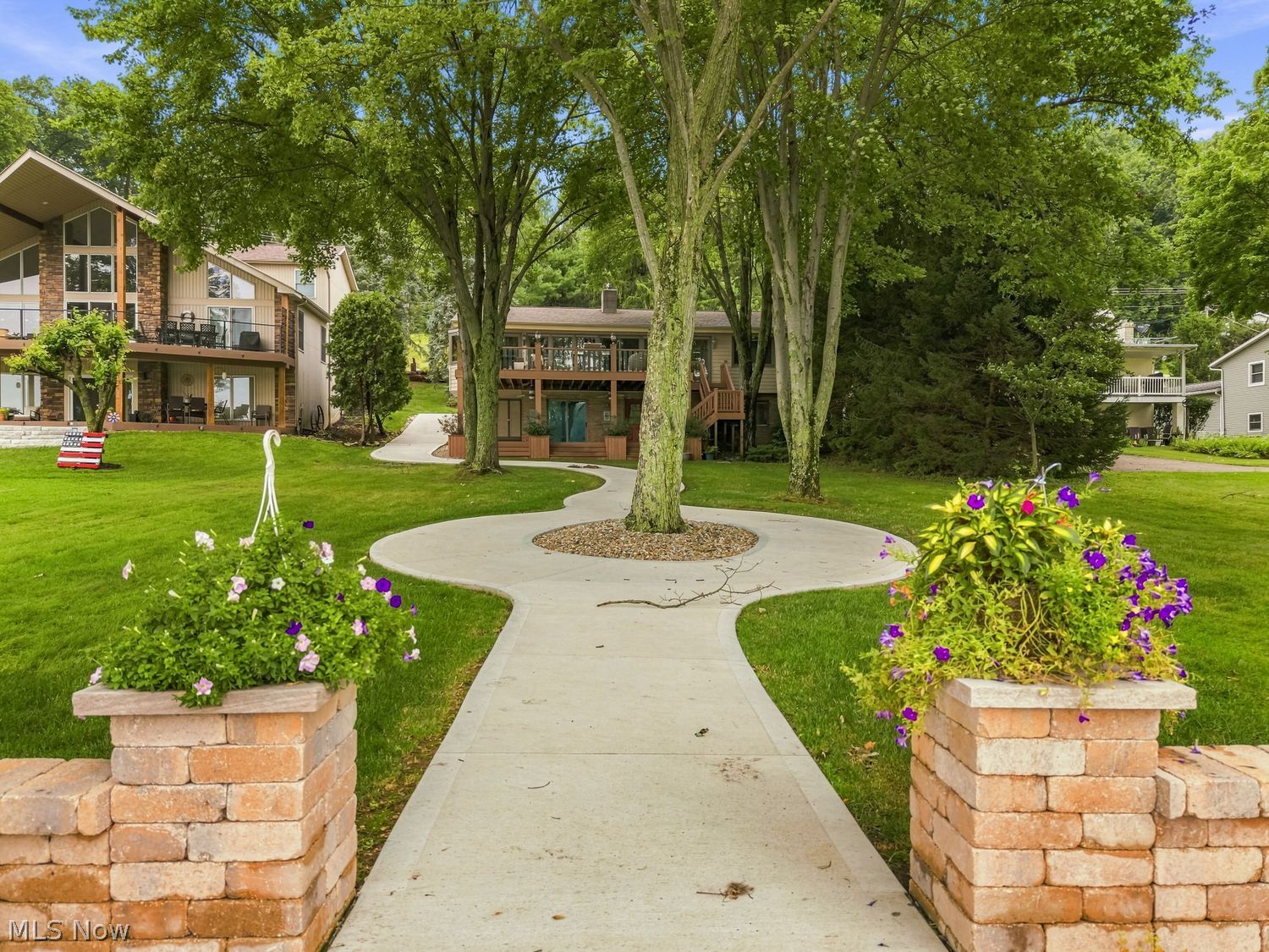 50 E Mohawk Drive Malvern OH 44644
