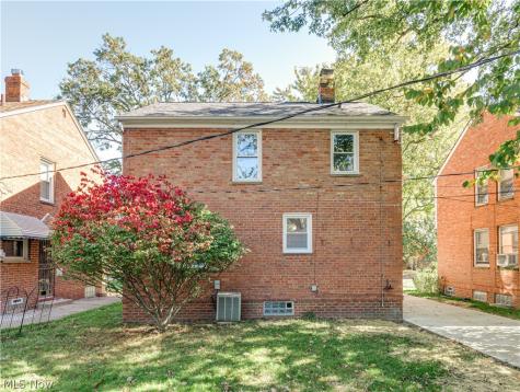 5534 Beechwood Avenue Maple Heights OH 44137