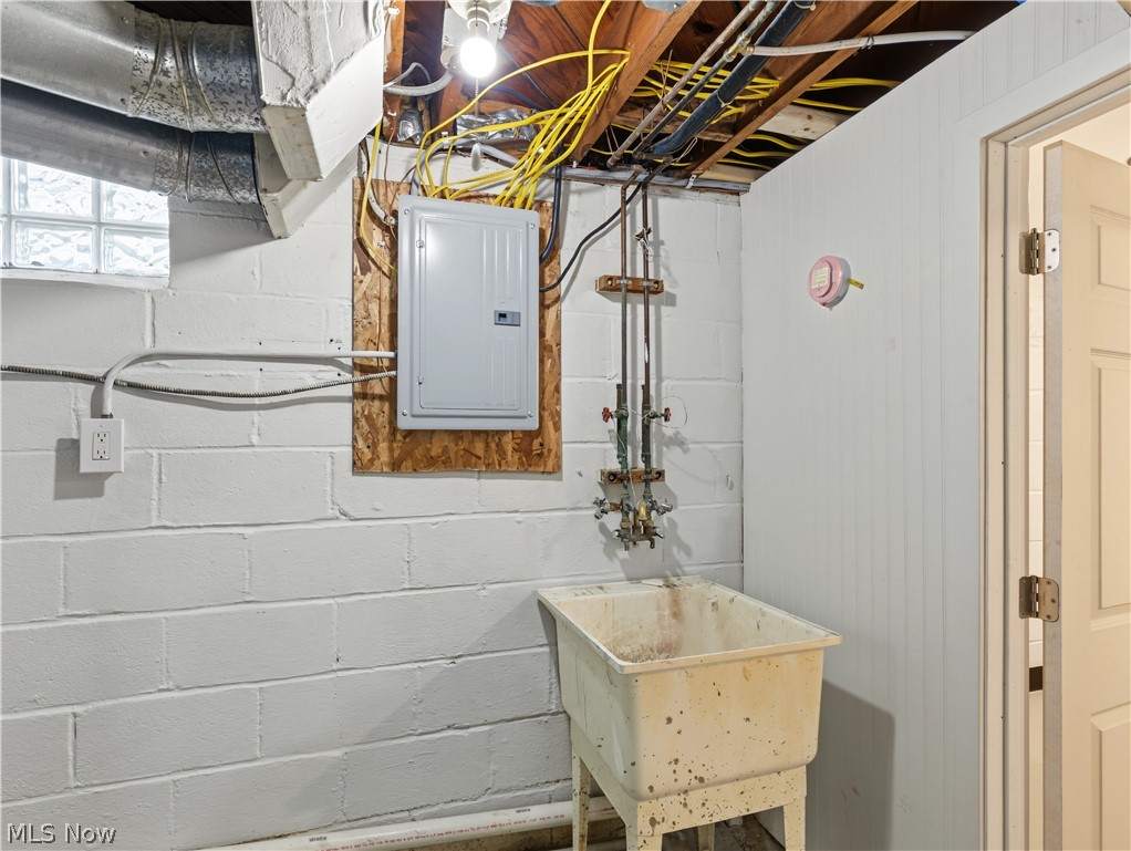 5534 Beechwood Avenue Maple Heights OH 44137